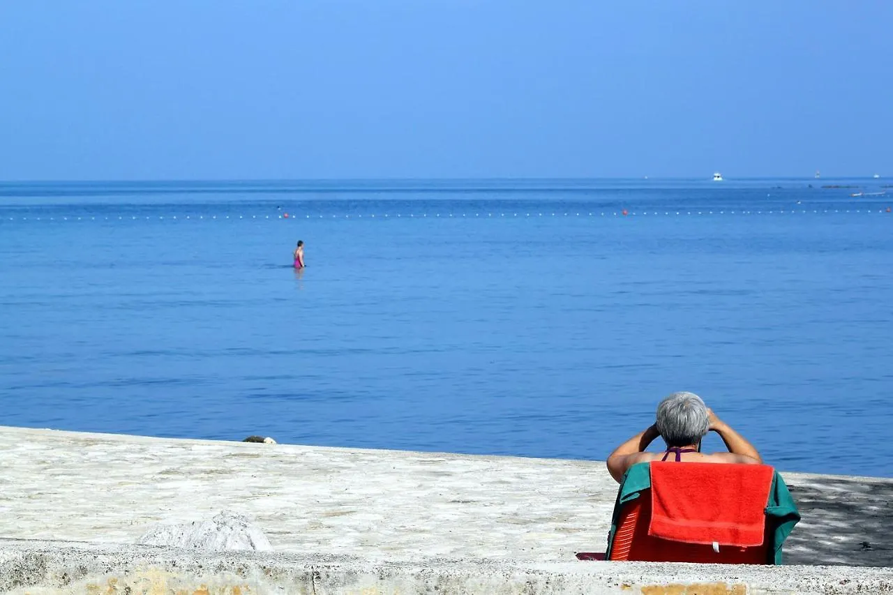 Apartments With A Parking Space Umag - 7125