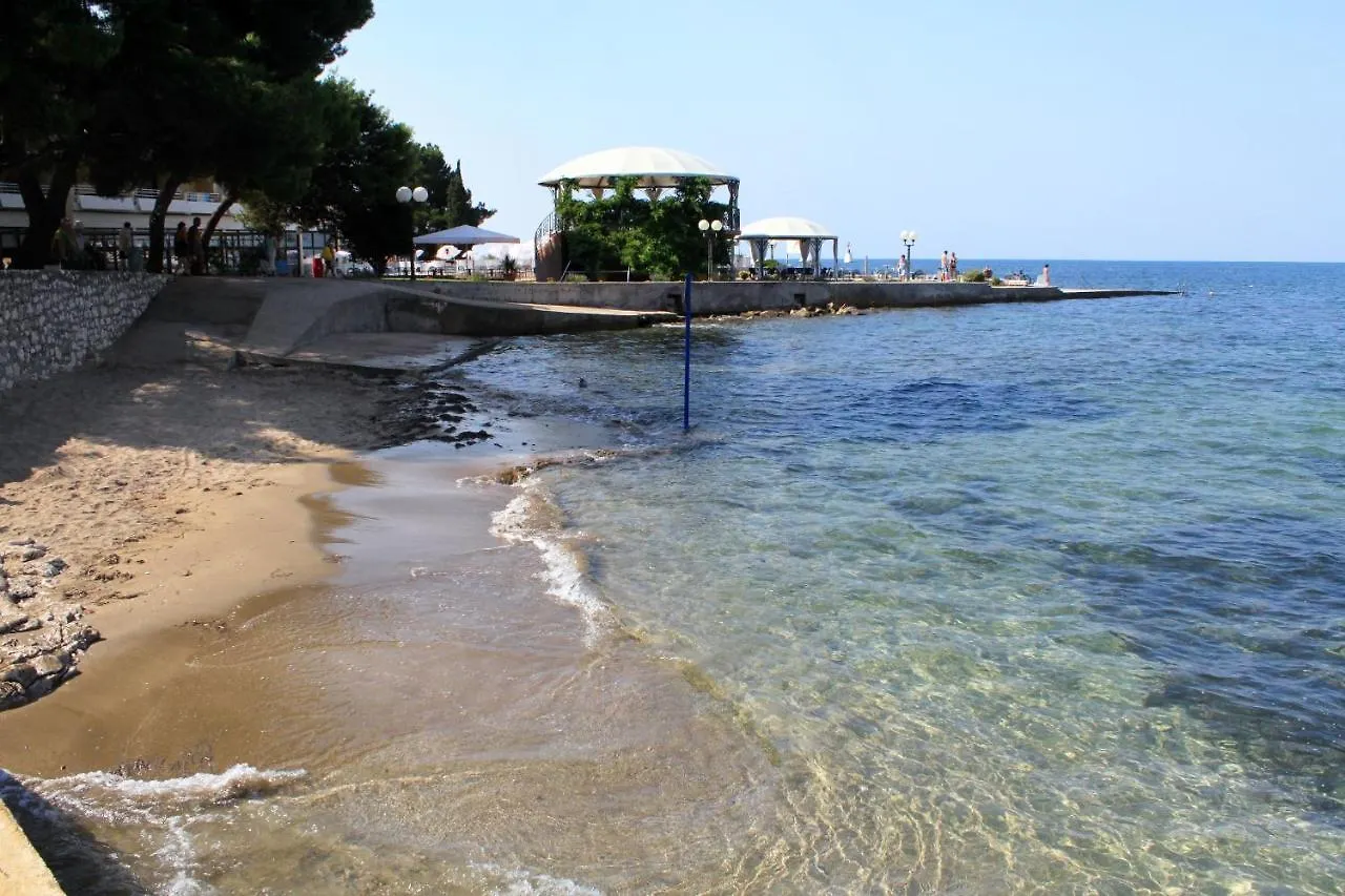 Apartments With A Parking Space Umag - 7125