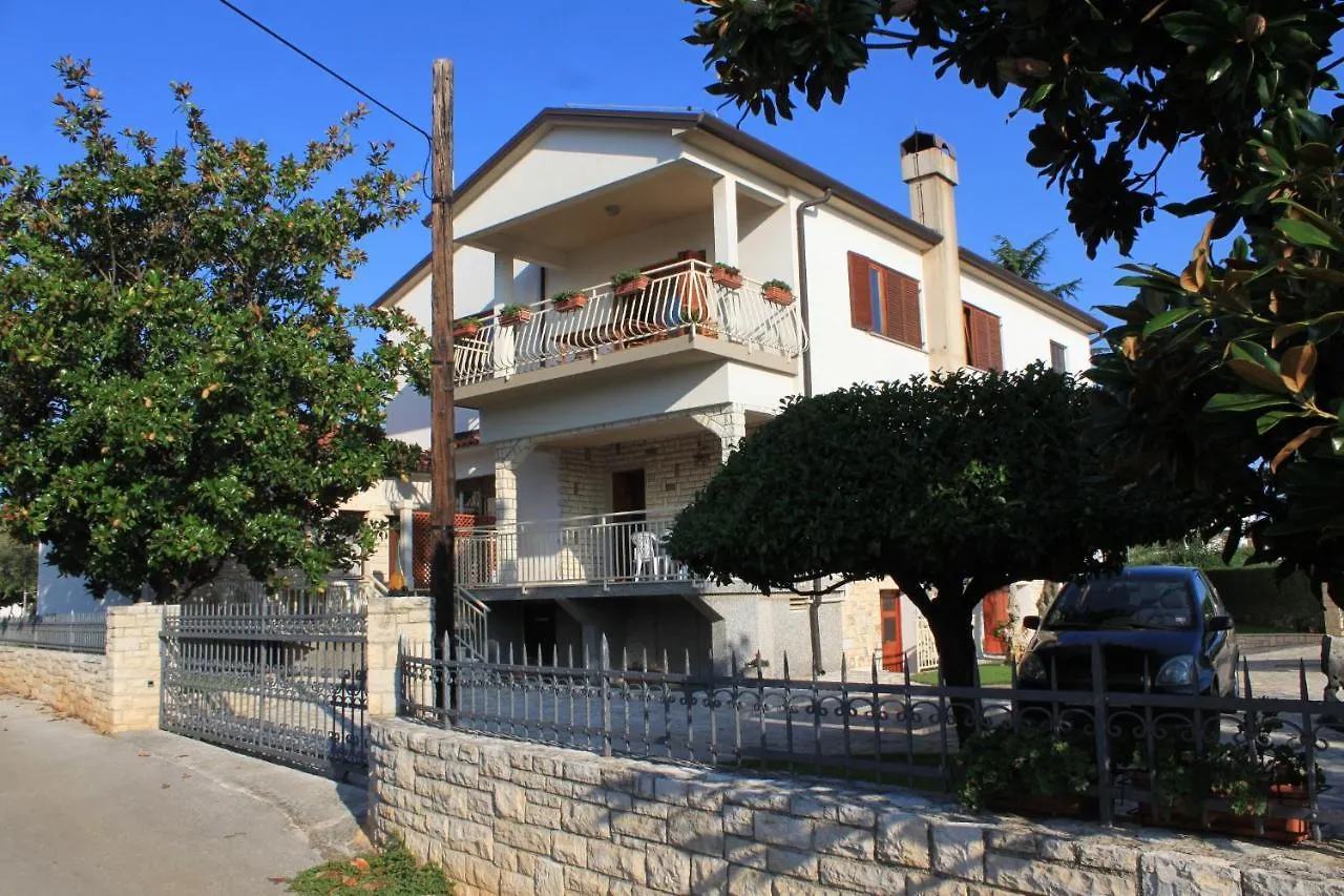 Apartments With A Parking Space Umag - 7125