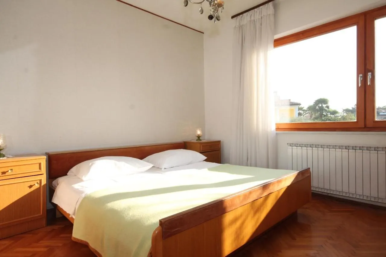 Apartments With A Parking Space Umag - 7125