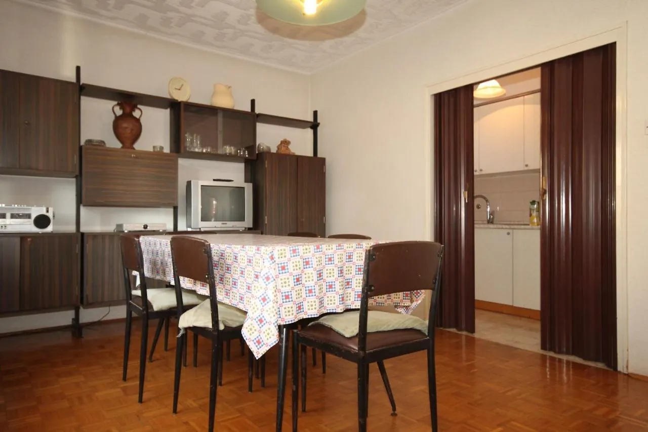 Apartments With A Parking Space Umag - 7125