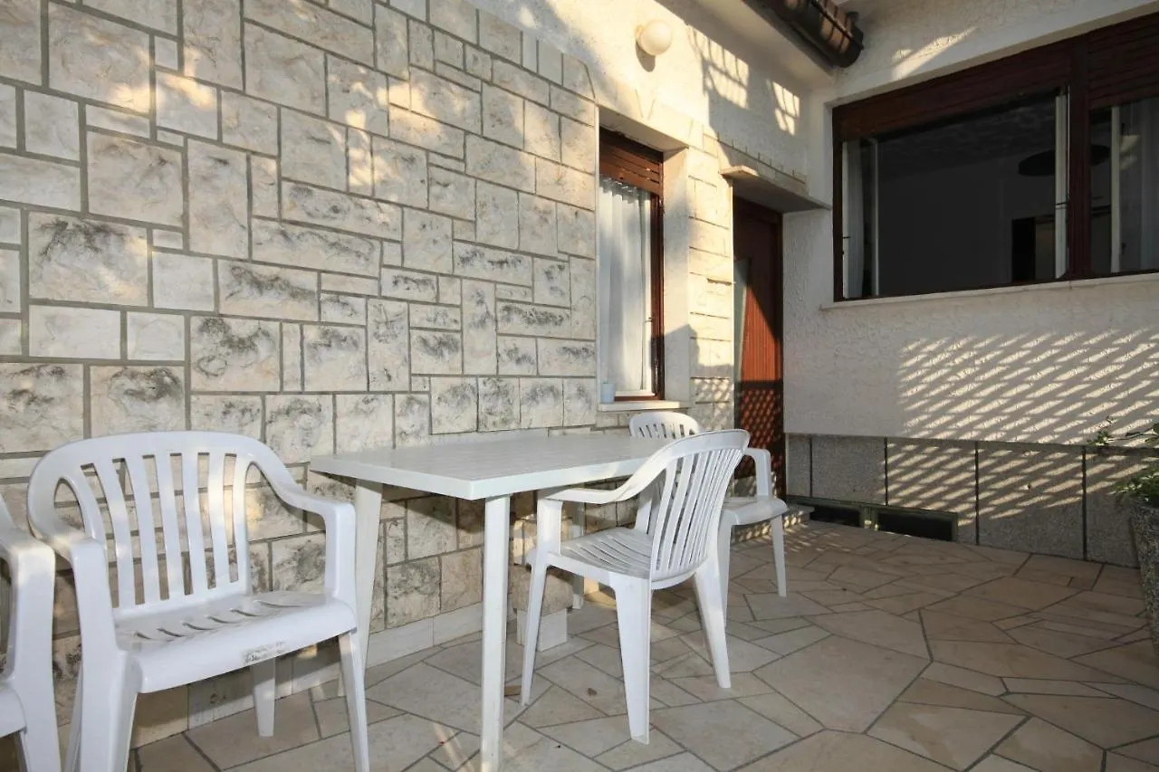 Apartments With A Parking Space Umag - 7125